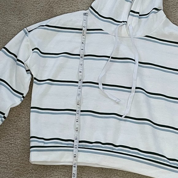 Charlotte Russe Women's Hoodie - Picture 6 of 9